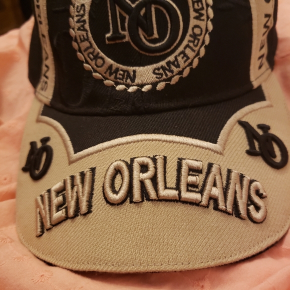 City of New Orleans Hat Black and Gold EUC adjustable ballcap w/ velcro OS - Picture 2 of 9